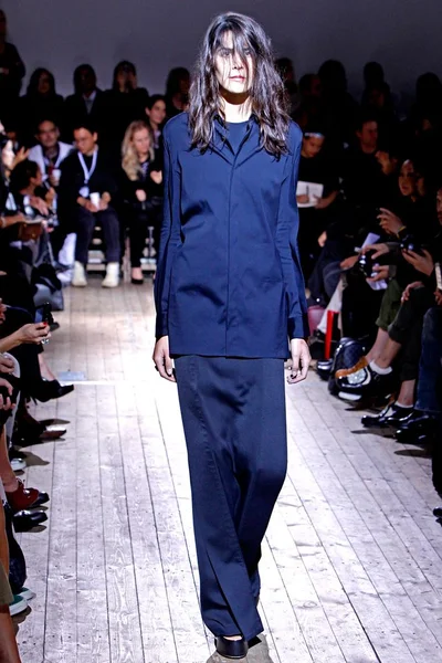 Look 3